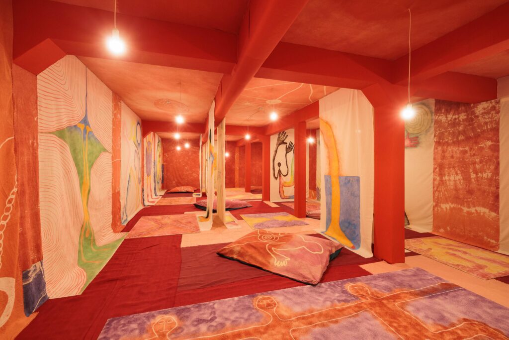 Celina Eceiza, Ofrenda, 2025 Exhibition view, HALLE FÜR KUNST Steiermark, Graz Photo: kun​st​-doku​men​ta​tion​.com